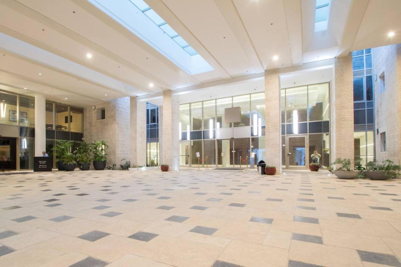 Exclusive Two-Bedroom Apartment With Parking エルサレム エクステリア 写真