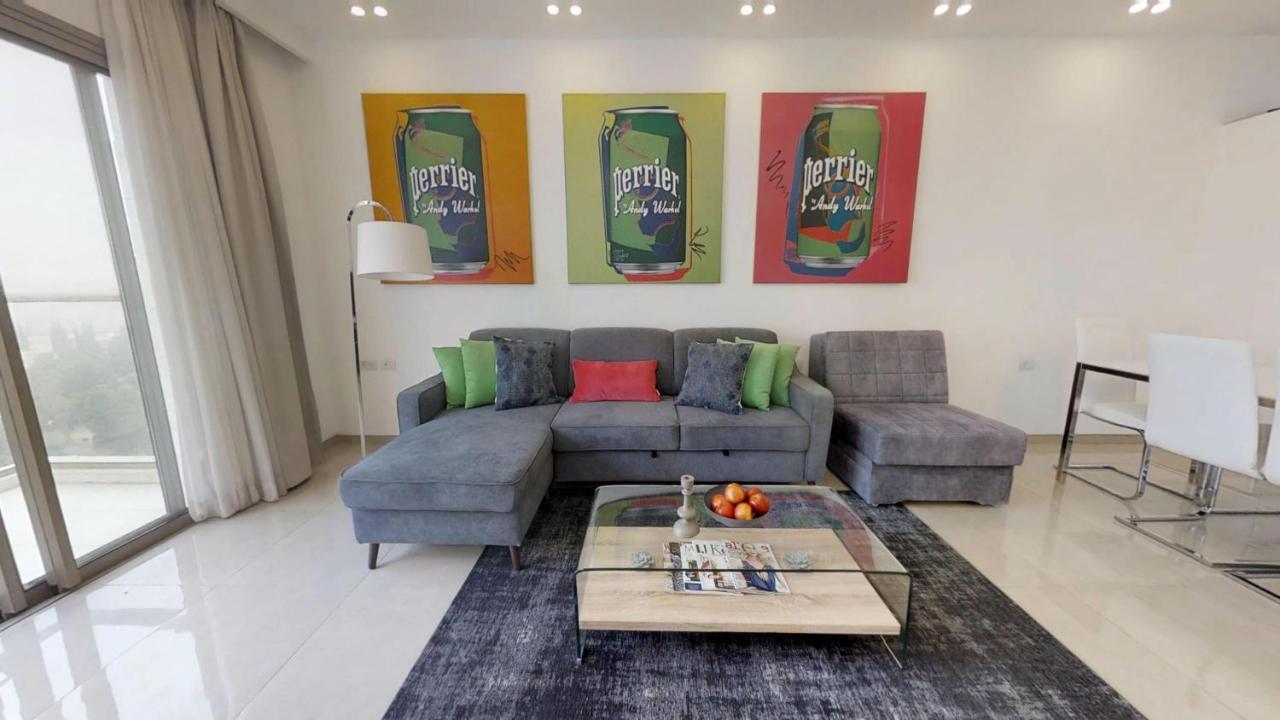 Exclusive Two-Bedroom Apartment With Parking エルサレム エクステリア 写真