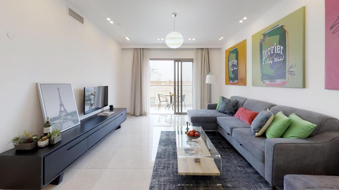 Exclusive Two-Bedroom Apartment With Parking エルサレム エクステリア 写真