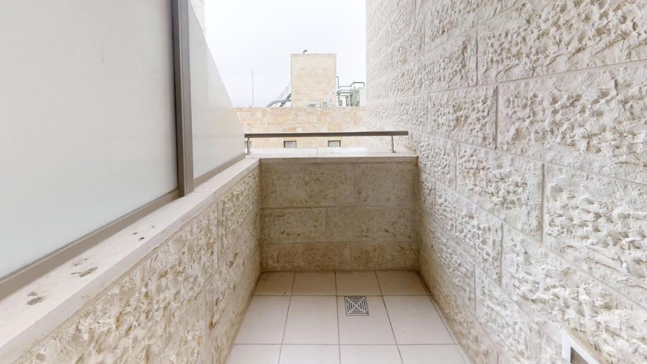 Exclusive Two-Bedroom Apartment With Parking エルサレム エクステリア 写真