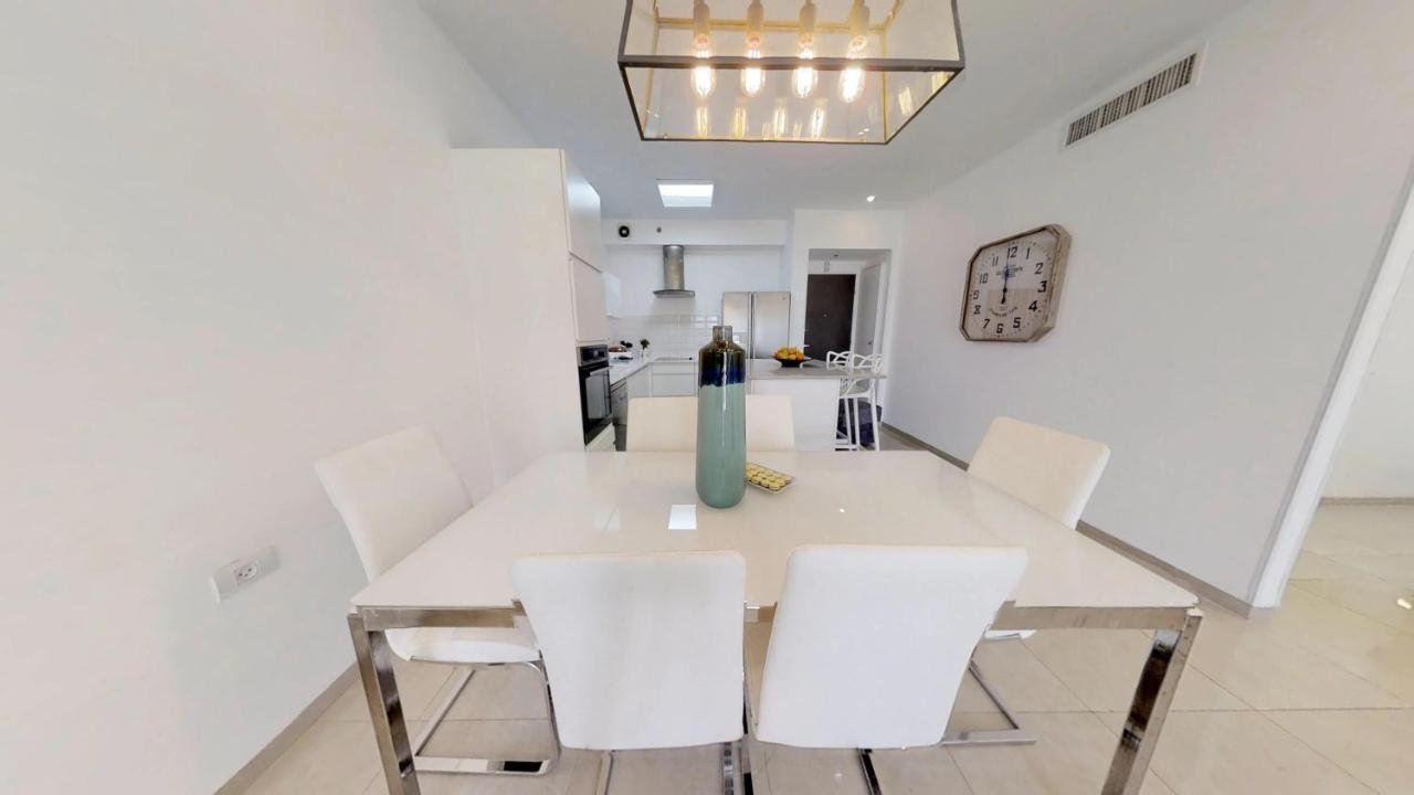 Exclusive Two-Bedroom Apartment With Parking エルサレム エクステリア 写真