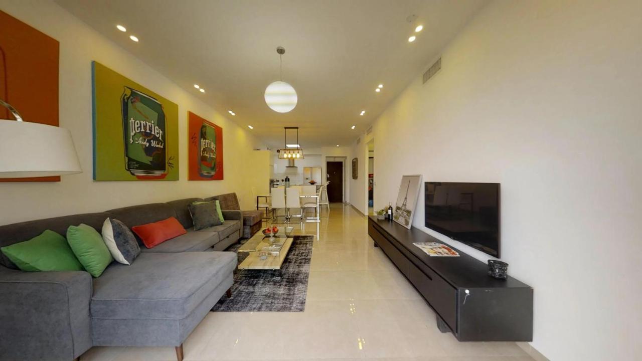 Exclusive Two-Bedroom Apartment With Parking エルサレム エクステリア 写真